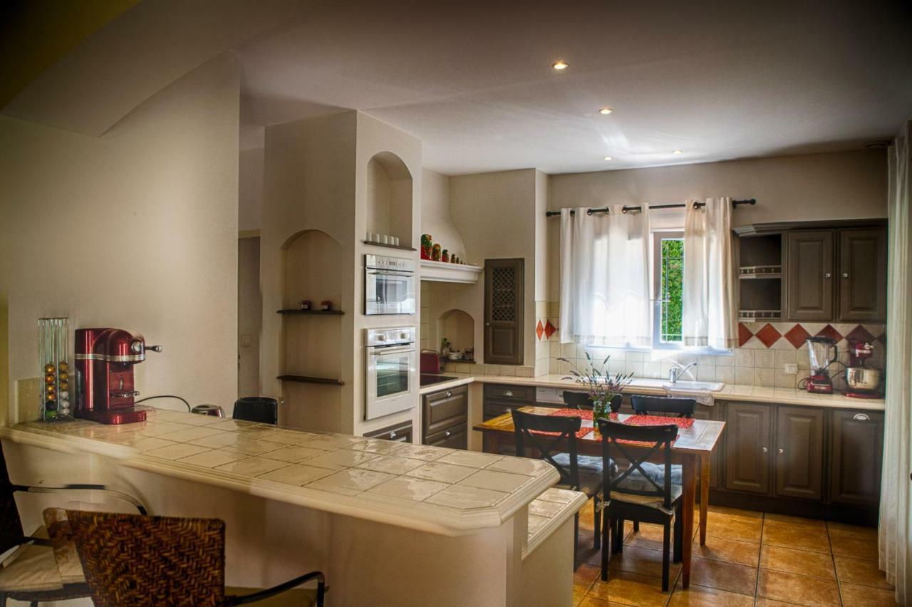 Auberge De Garance - Villa Prestige 5 Etoiles & Table Gastronomique Etoile Saint-Rémy-de-Provence المظهر الخارجي الصورة